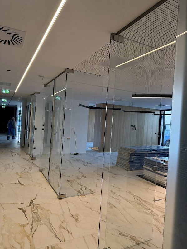 Skleněné zástěny v interiéru