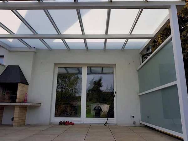 Zasklení verandy - skleněná střecha a stěny