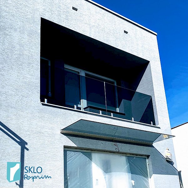 Skleněné zábradlí lodžie