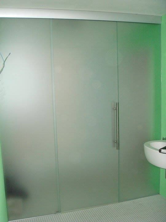 Koupelnové dveře z mléčného skla